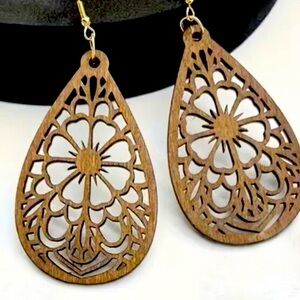 Wood Vintage Carved Flower Pattern Dangle Earrings